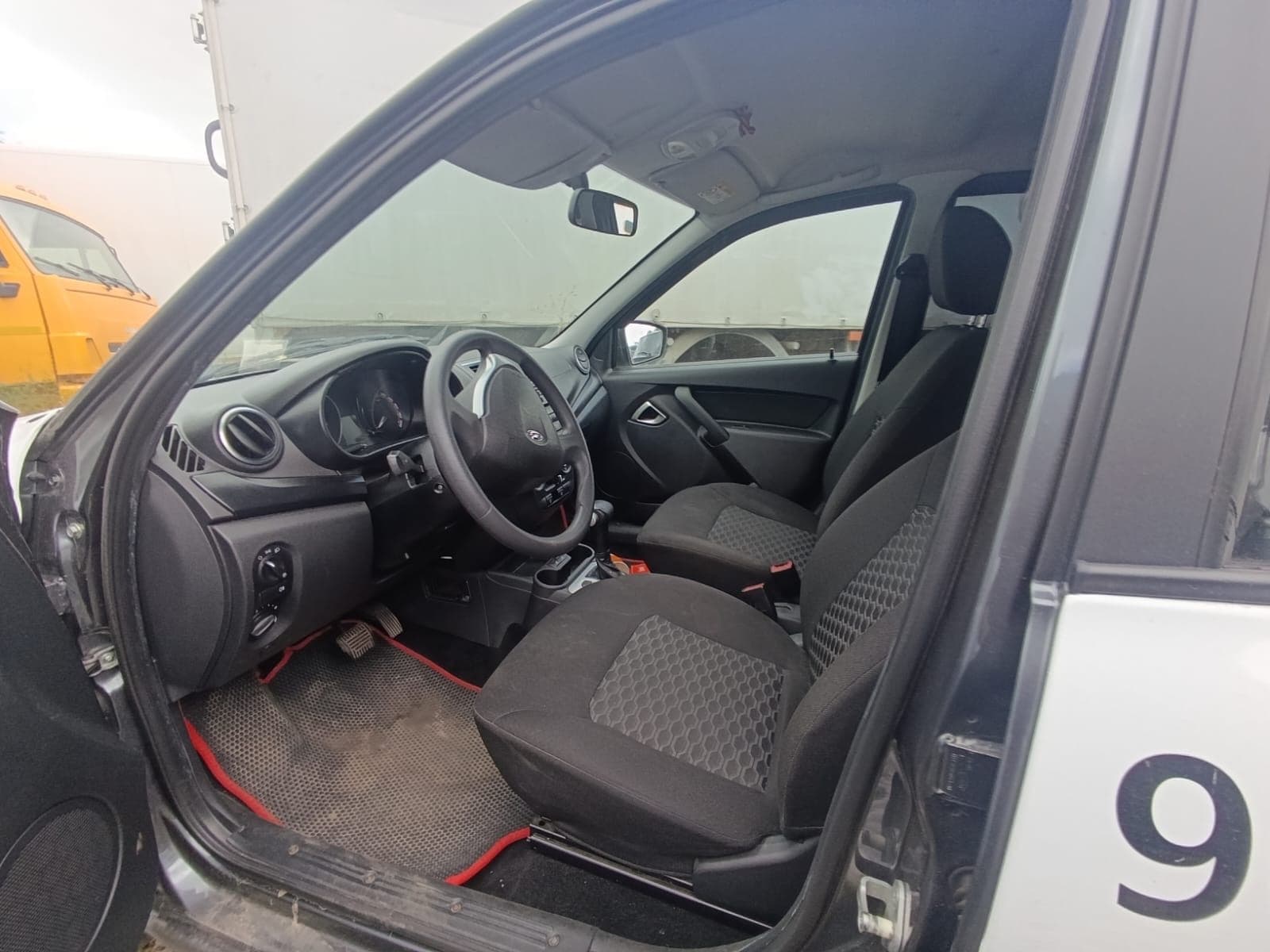 Lada Granta седан - 6