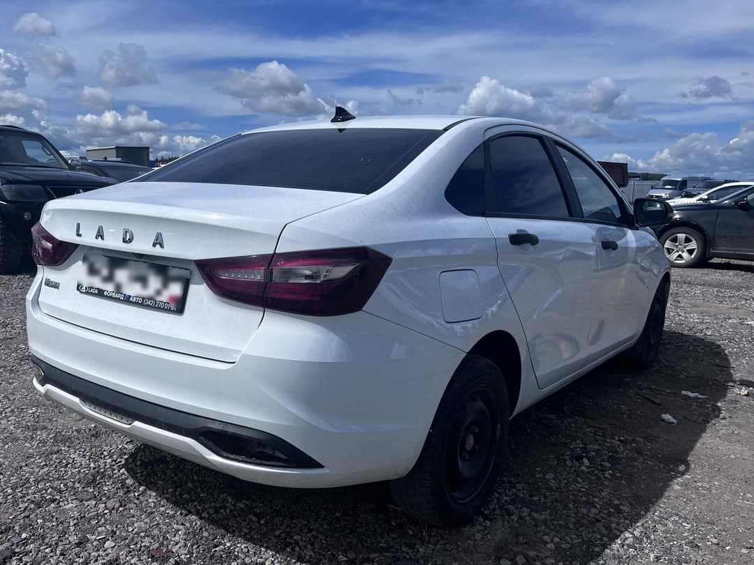 Lada Vesta седан - 3