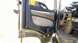 Howo T5G 6x4 Бортовой с КМУ - 7