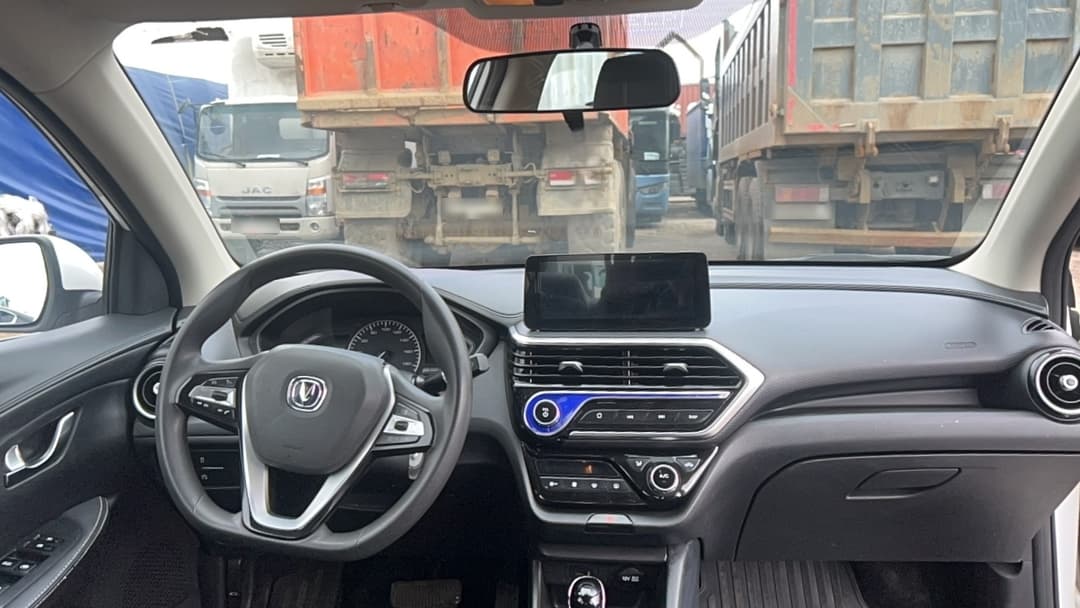 Changan Alsvin - 5