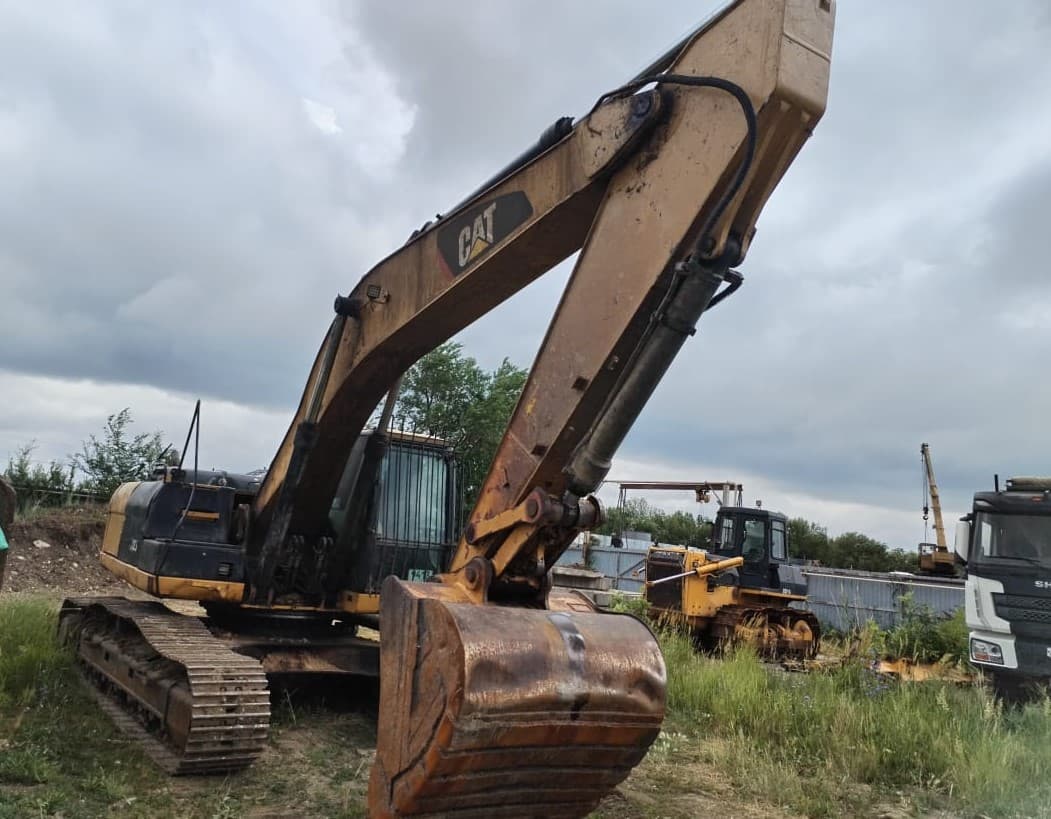 Caterpillar 330 Экскаватор - 2