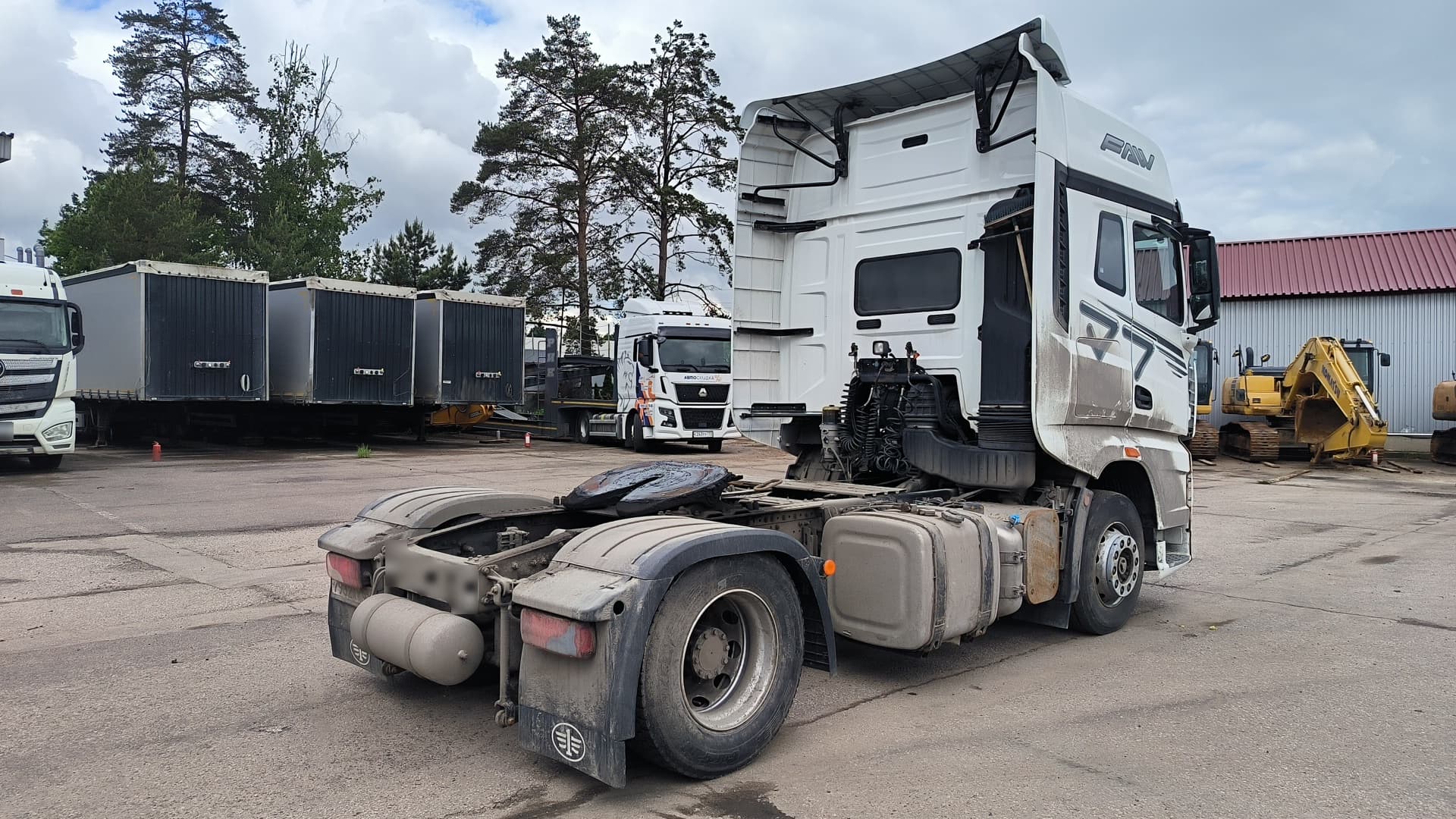 FAW J7 4x2 Седельный тягач - 3