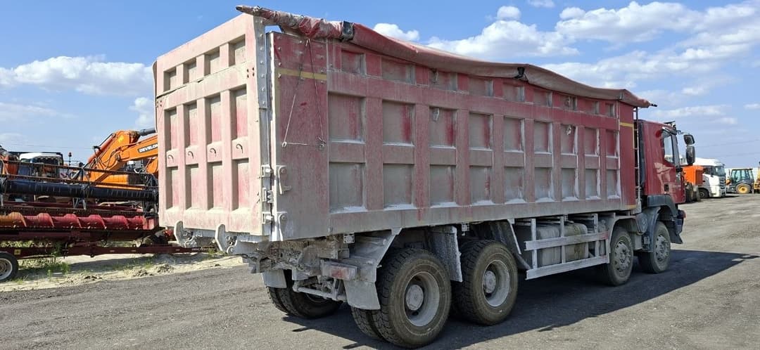 Hongyan 908 8x4 Самосвал - 3