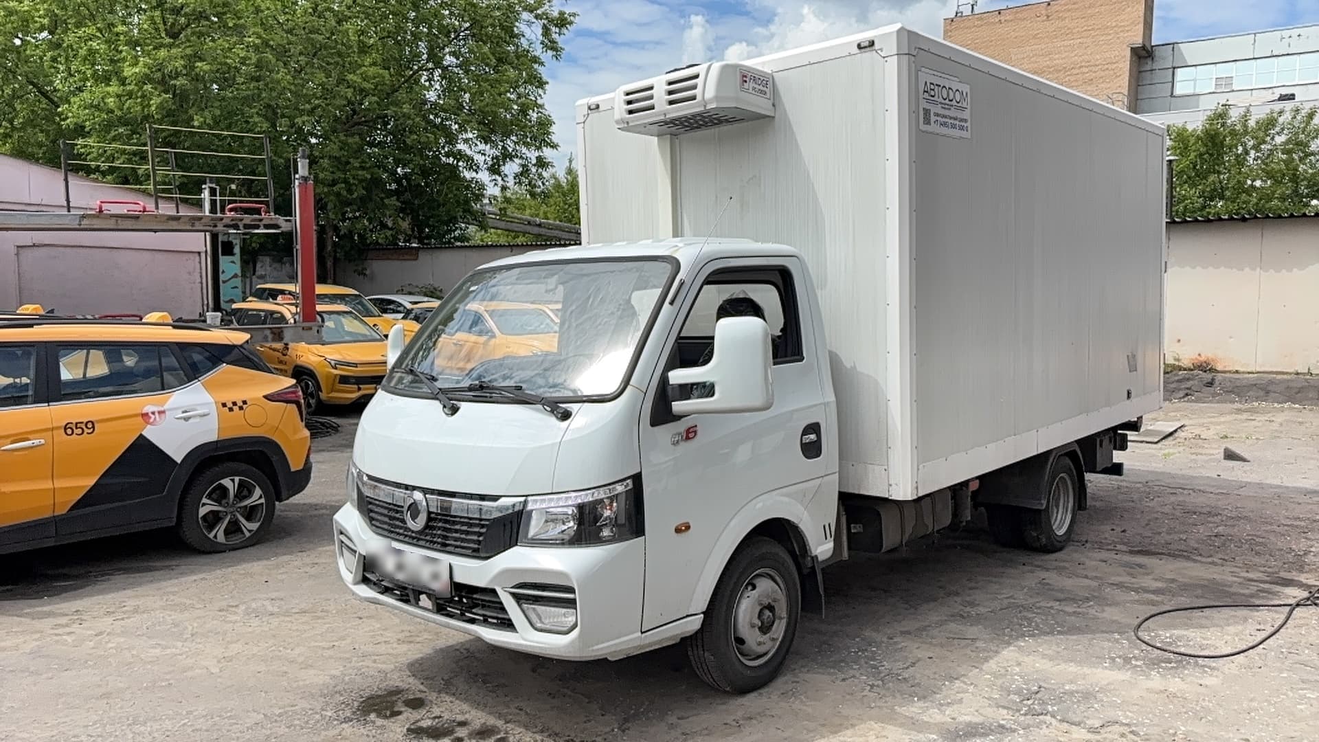 Спецмобиль-Нн 2818* на шасси JUNGFENG Q35L Изотермический/рефрижератор - 1