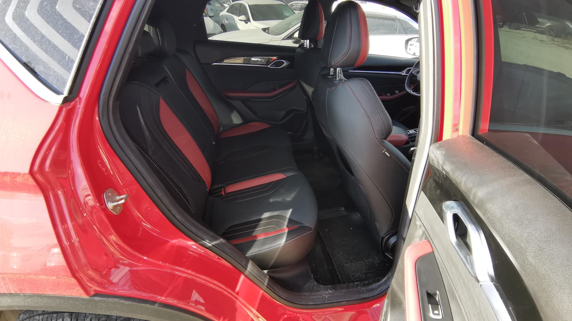 Geely Coolray - 9