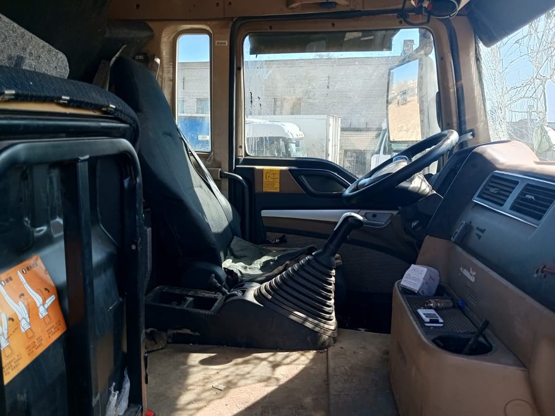 Howo T5G 8x4 Самосвал - 6