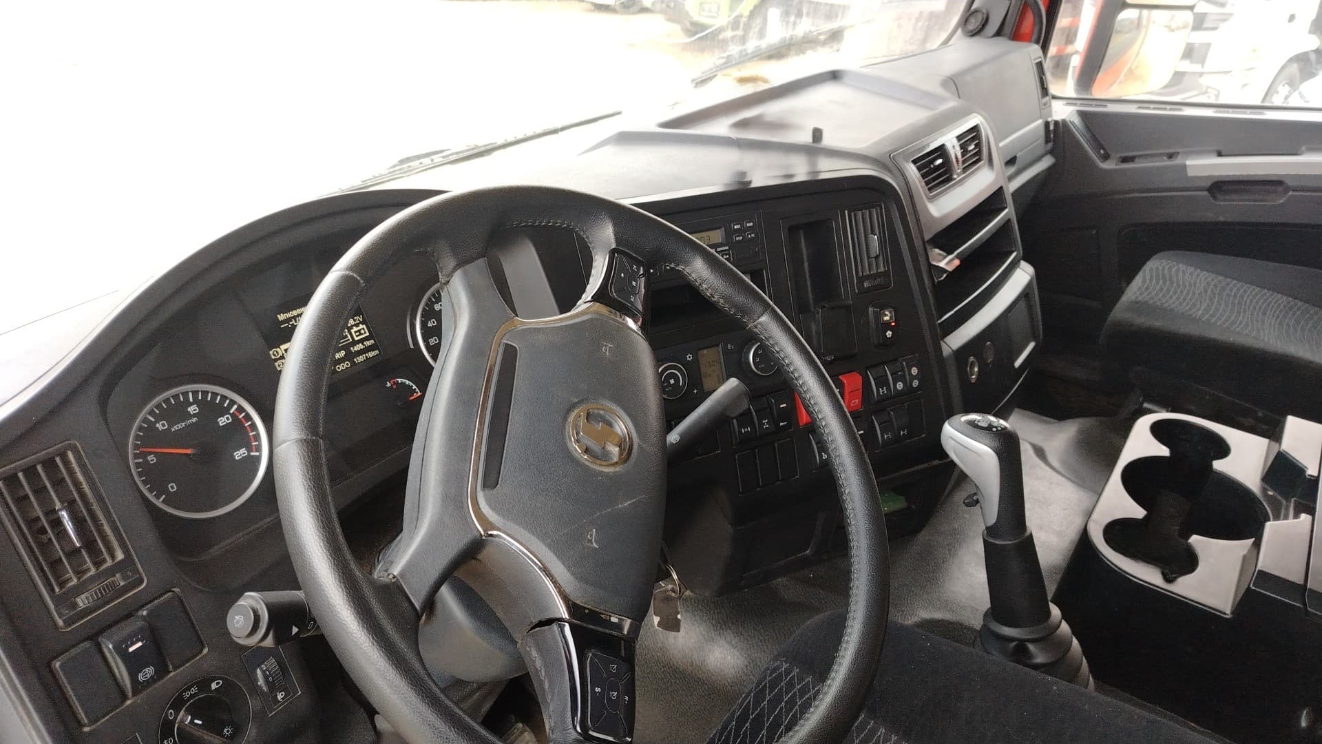Shacman (Shaanxi) SX* 6x6 Самосвал - 5