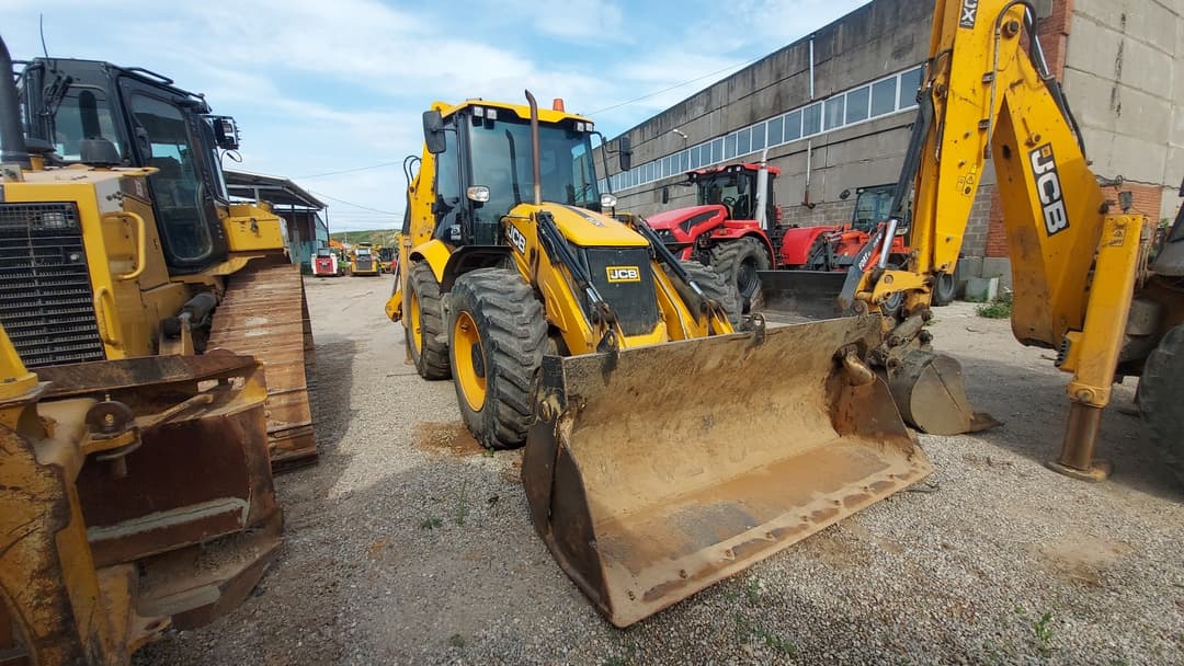 JCB 4CX Экскаватор-погрузчик - 2