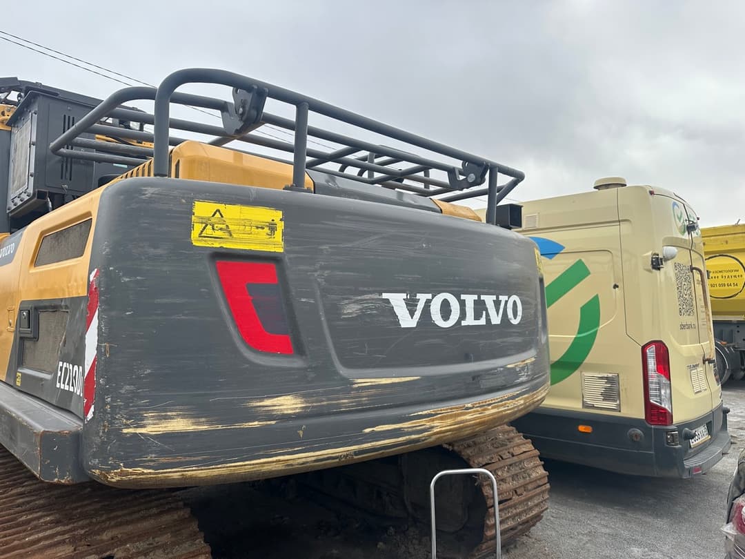 Volvo EC 220 Экскаватор - 3