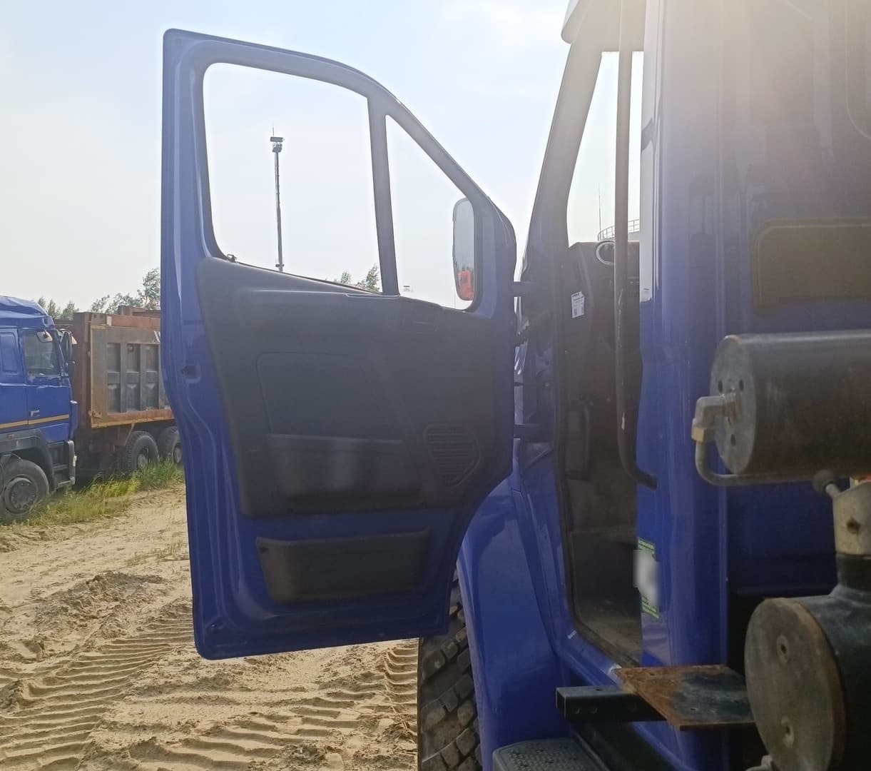 Завод Спецмаш SM04* на шасси Ural NEXT 4320 6x6 Бортовой с КМУ - 8