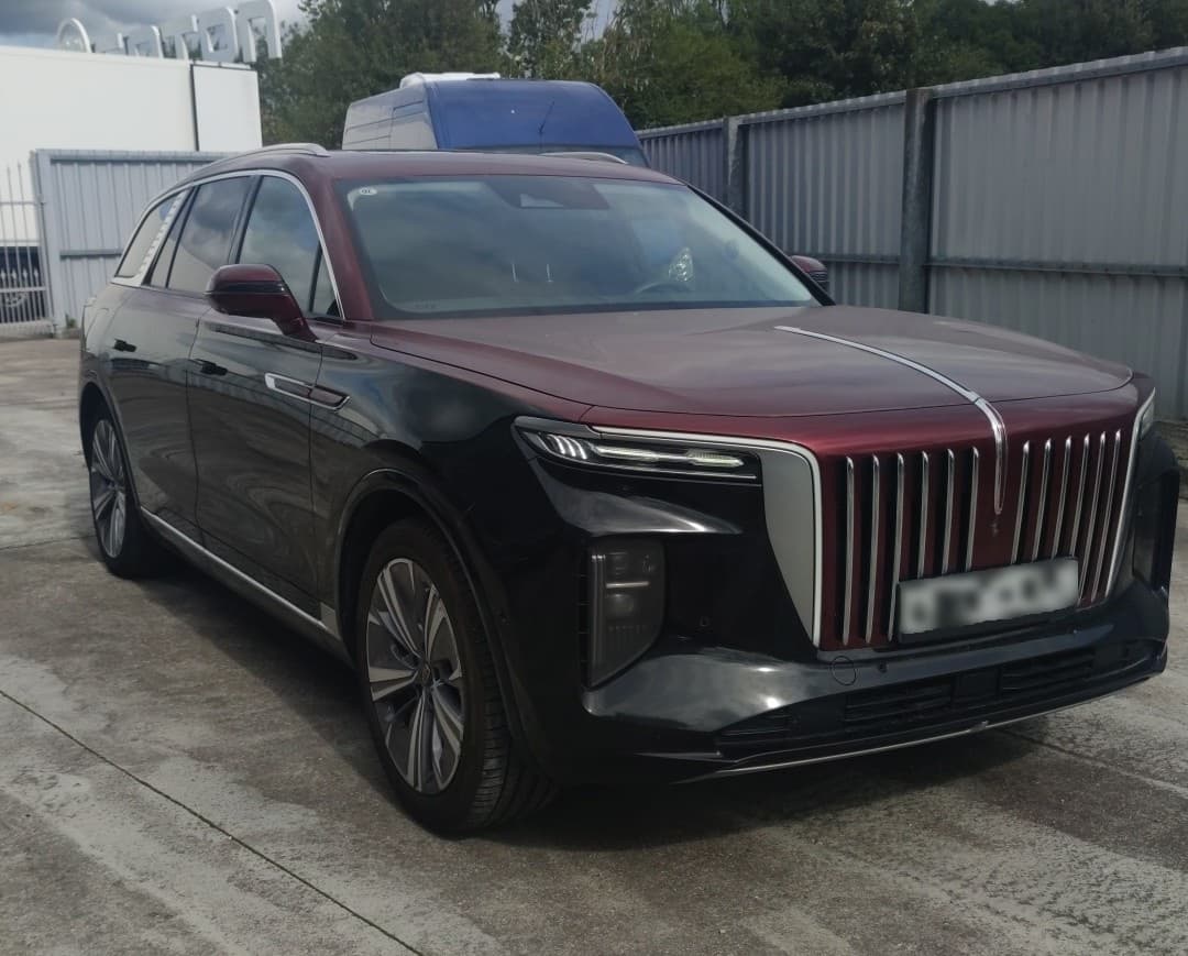 Hongqi E-HS9 - 2