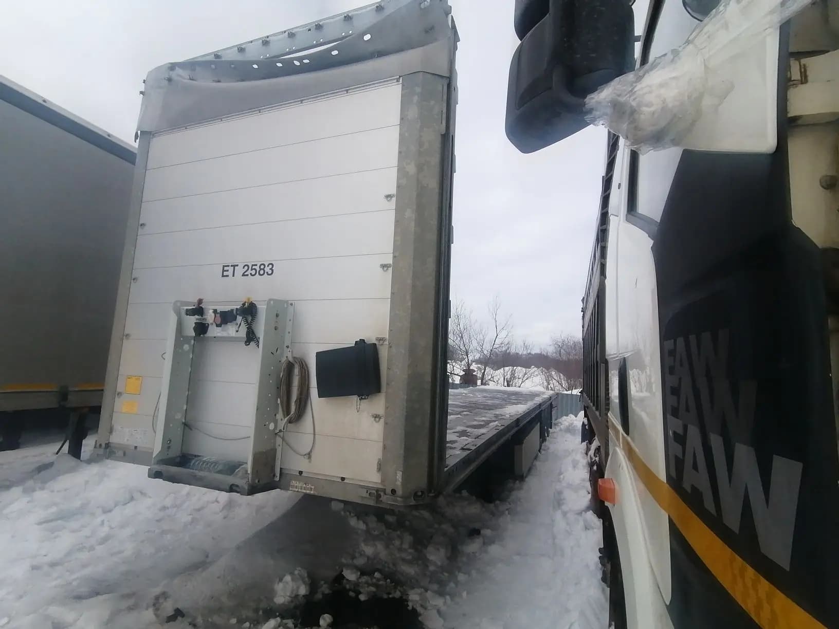Schmitz Cargobull SCB*S3 Полуприцеп шторный - 1