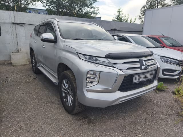 Mitsubishi Pajero Sport - 2