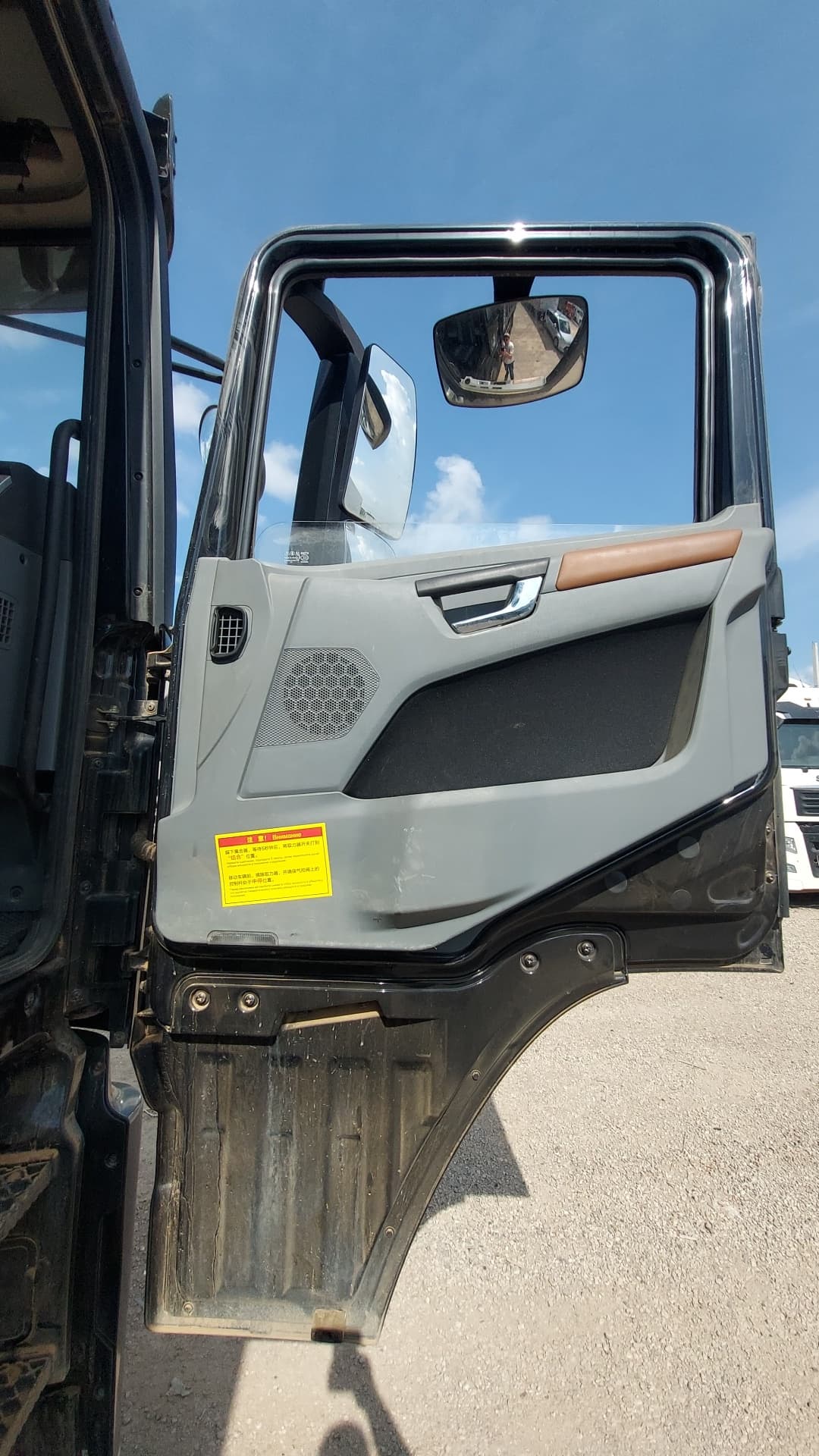 Shacman (Shaanxi) SX* 6x4 Самосвал - 8