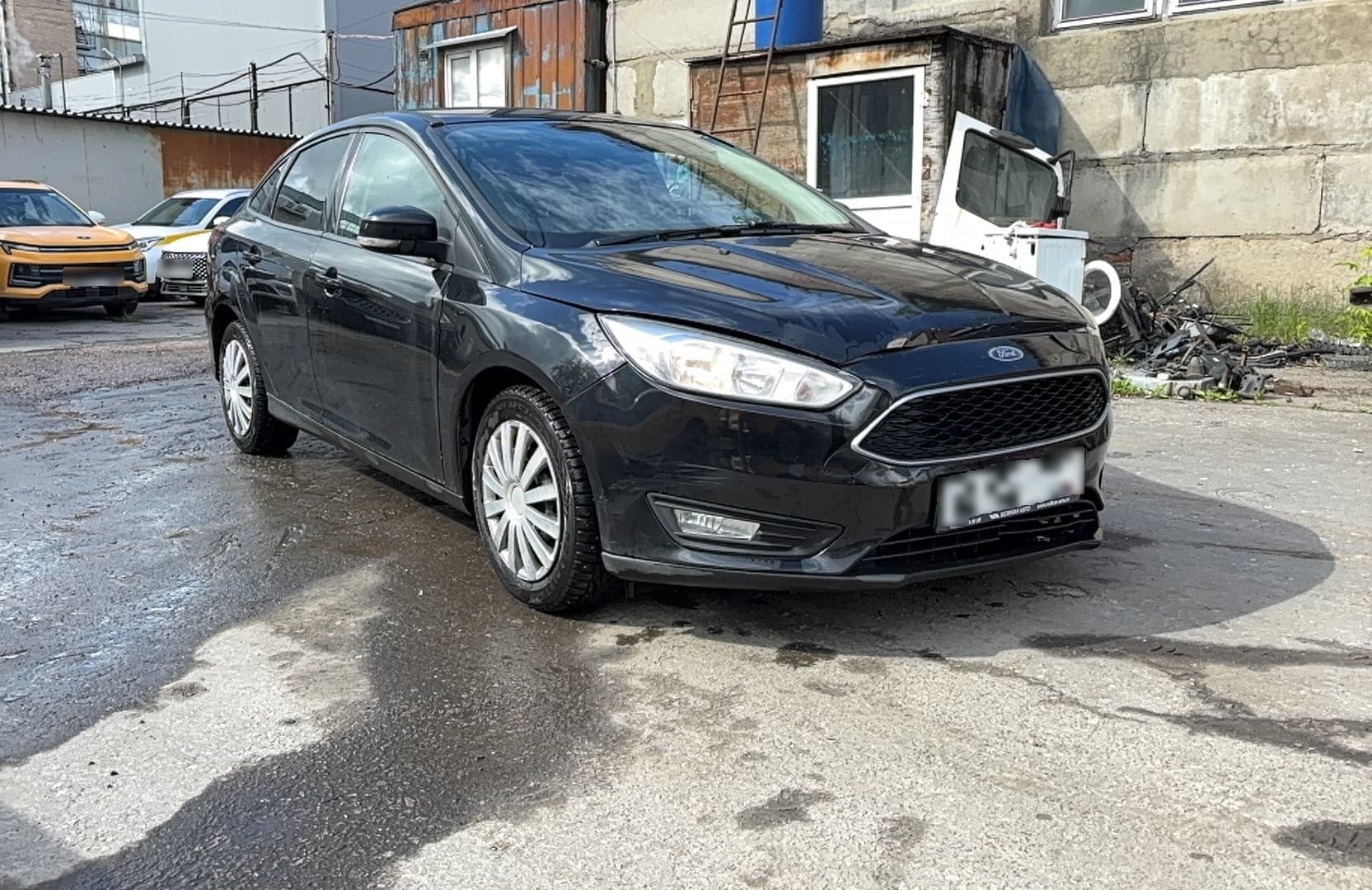 Ford Focus Sedan - 2
