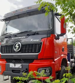 Коммерческие Грузовики KG* на шасси Shacman SX3258 6x6 Бортовой с КМУ - 1