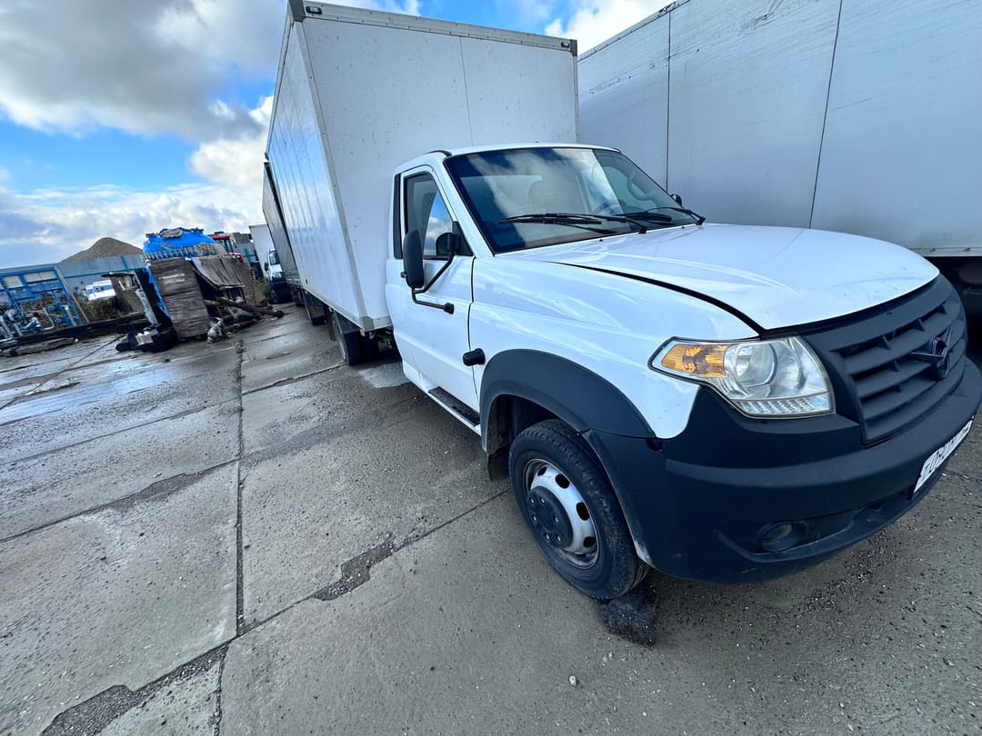 UAZ Profi - 2