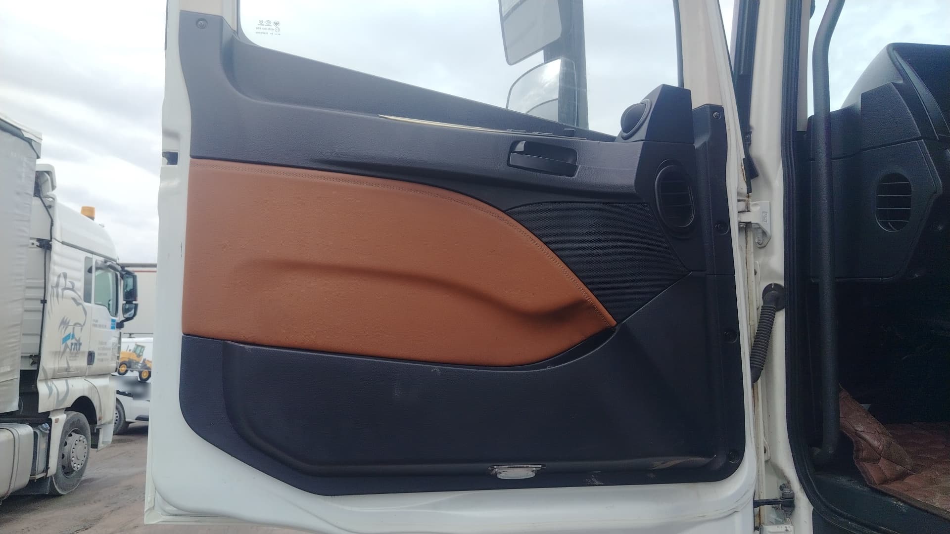 Foton AUMAN 4x2 Седельный тягач - 8