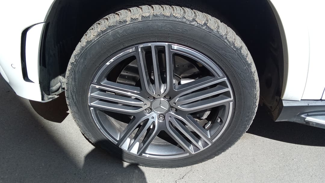 Mercedes-Benz GLS - 10