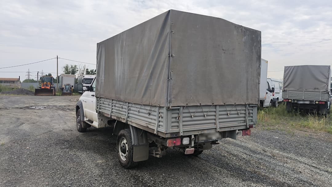 UAZ Profi - 4