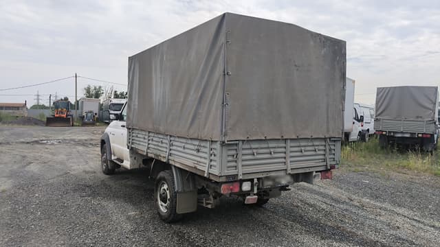 UAZ Profi - 4
