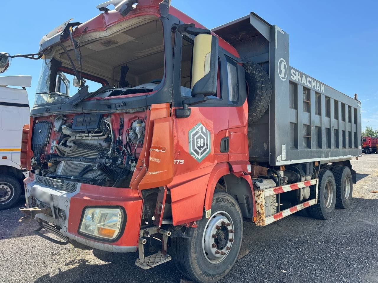 Shacman (Shaanxi) SX32586T384 6x4 Самосвал - 1