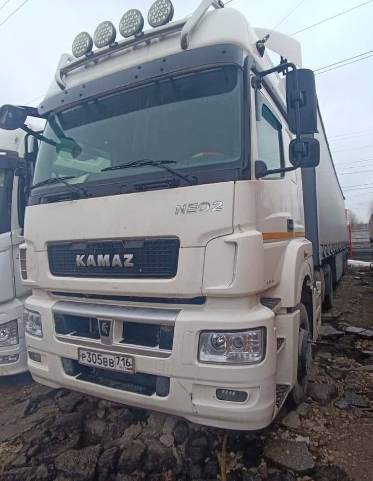 Камаз M1840 4x2 Седельный тягач - 1