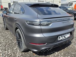 Porsche Cayenne - 4