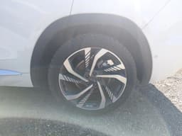 Geely Monjaro - 10