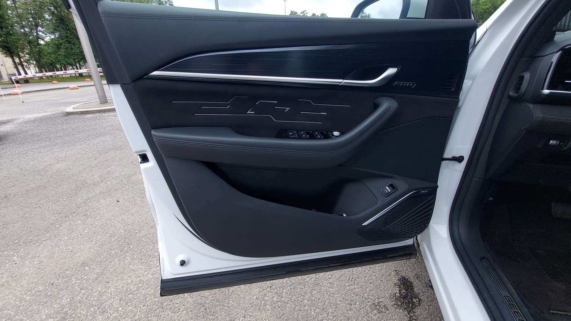 Geely Monjaro - 8