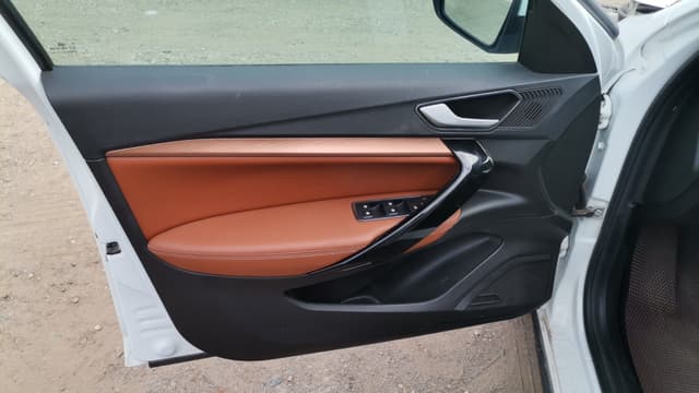 Lada Vesta SW Cross - 8