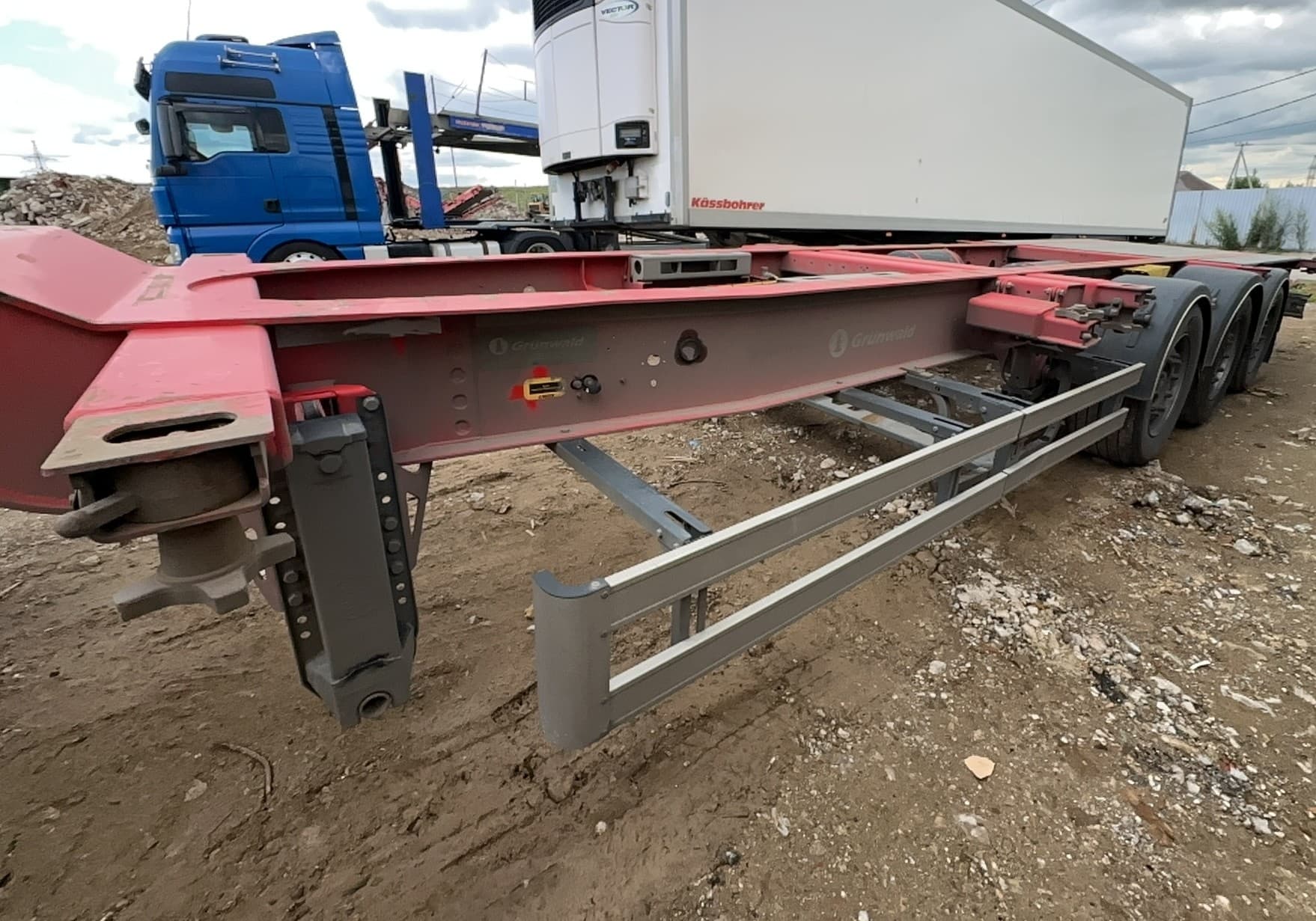 Grunwald 9453 Полуприцеп контейнеровоз 3 оси - 1