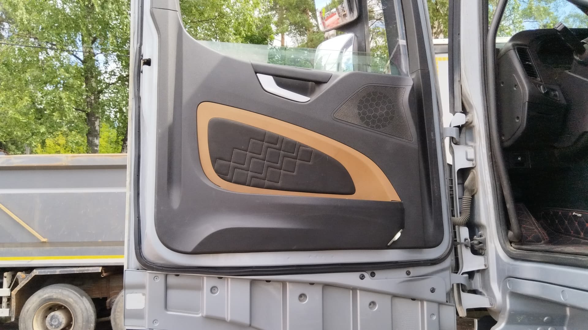 Shacman (Shaanxi) SX* 4x2 Седельный тягач - 8