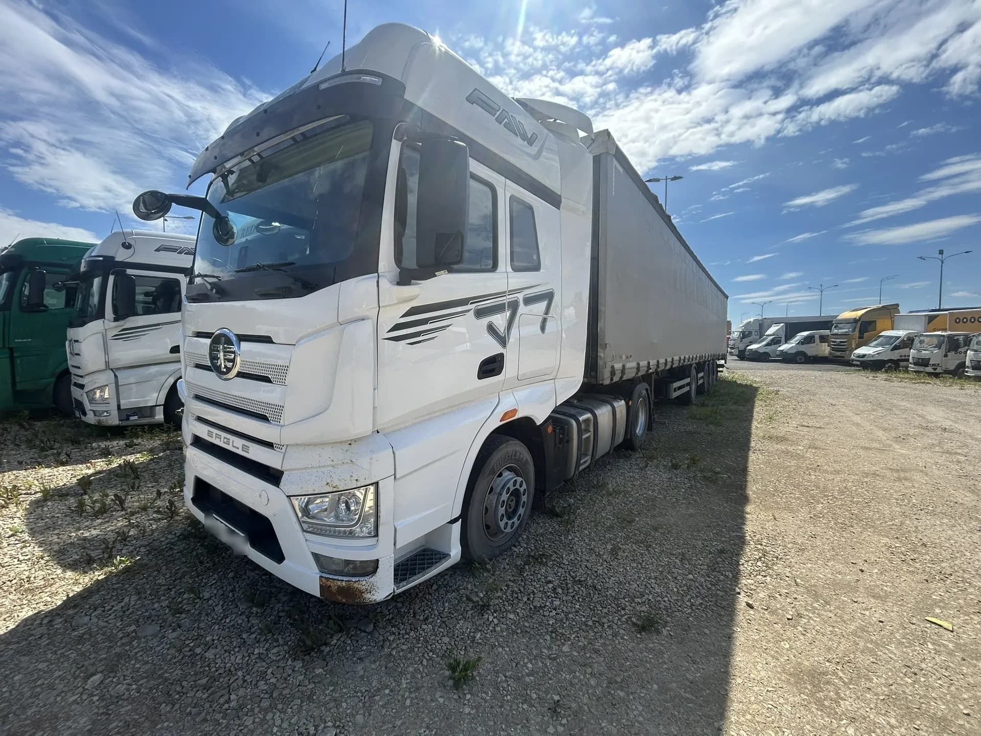 FAW J7 4x2 Седельный тягач - 1