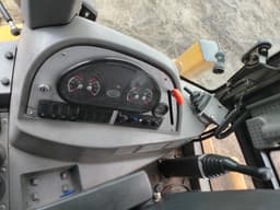 Runmax SE460* Экскаватор-погрузчик - 6