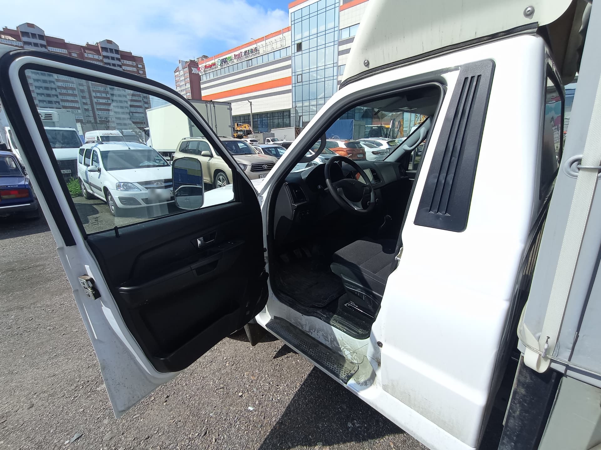UAZ Profi - 8