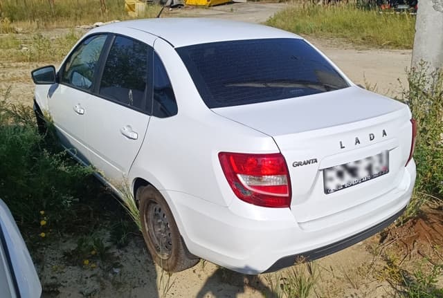 Lada Granta седан - 4