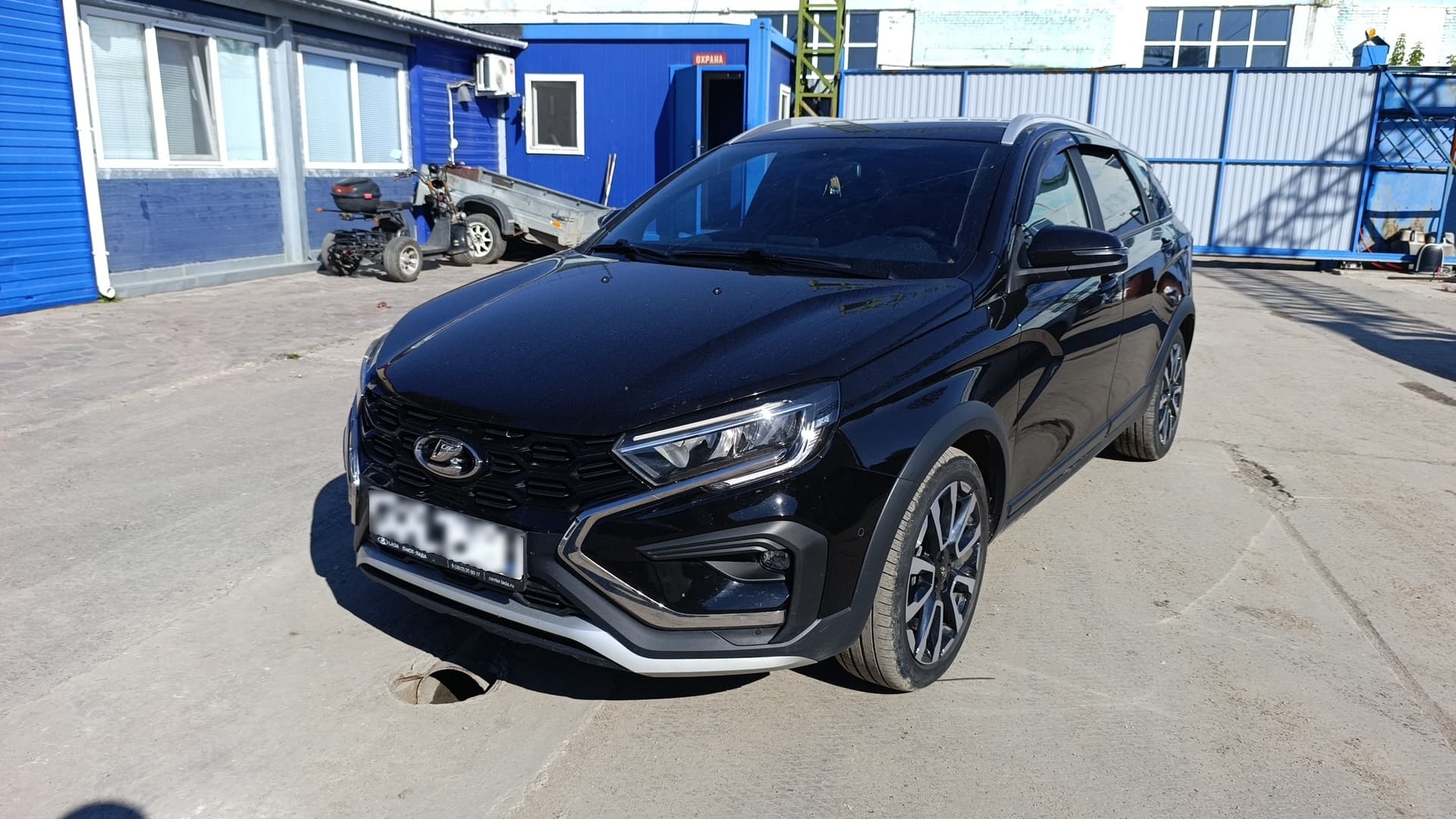Lada Vesta Cross - 1