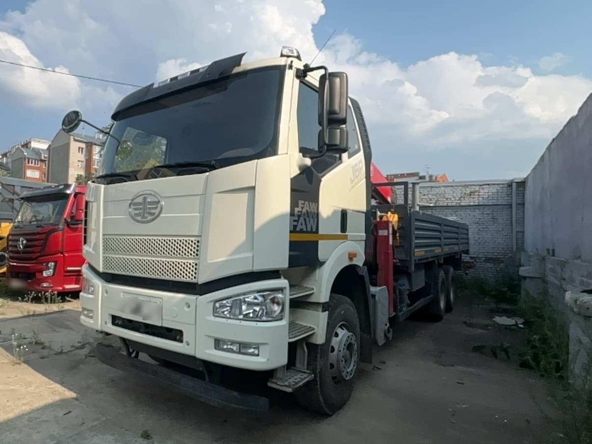 Завод Спецмаш SM04* на шасси FAW CA 3250 6X4 Бортовой с КМУ - 1