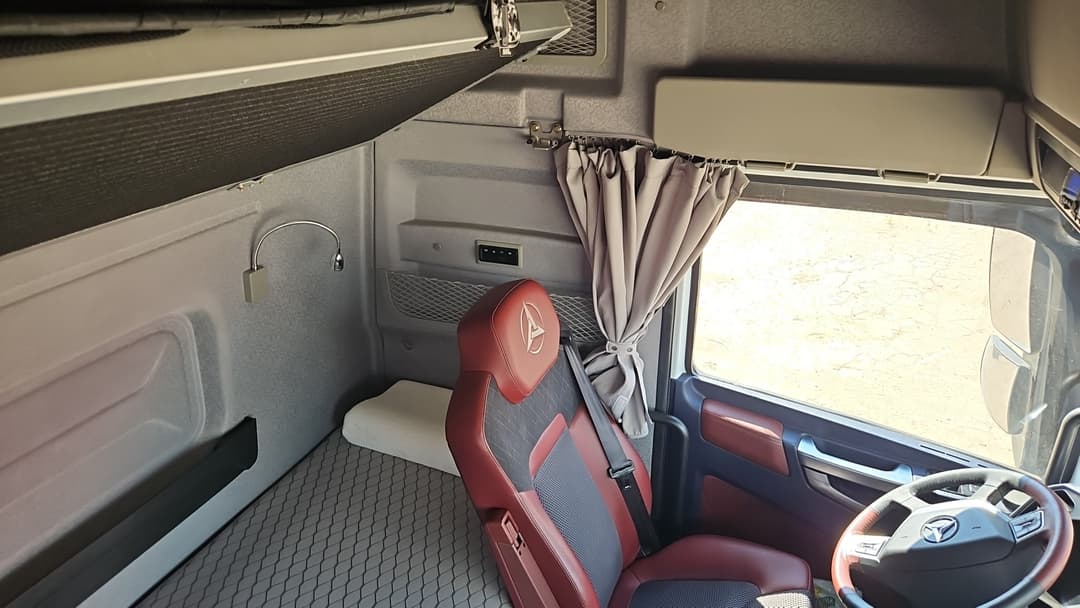 Sany HQC* 4x2 Седельный тягач - 9