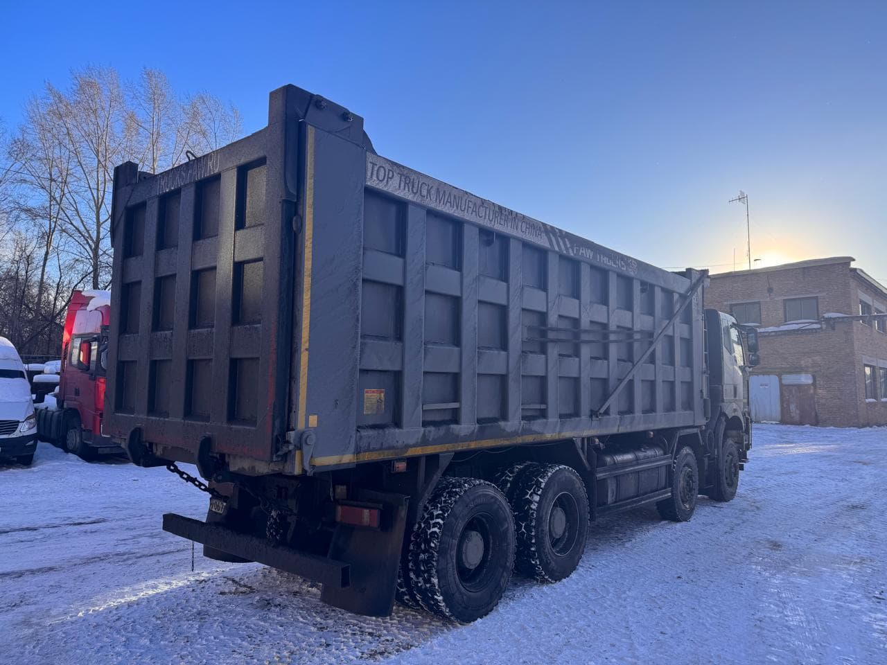 FAW J6 8x4 Самосвал - 3
