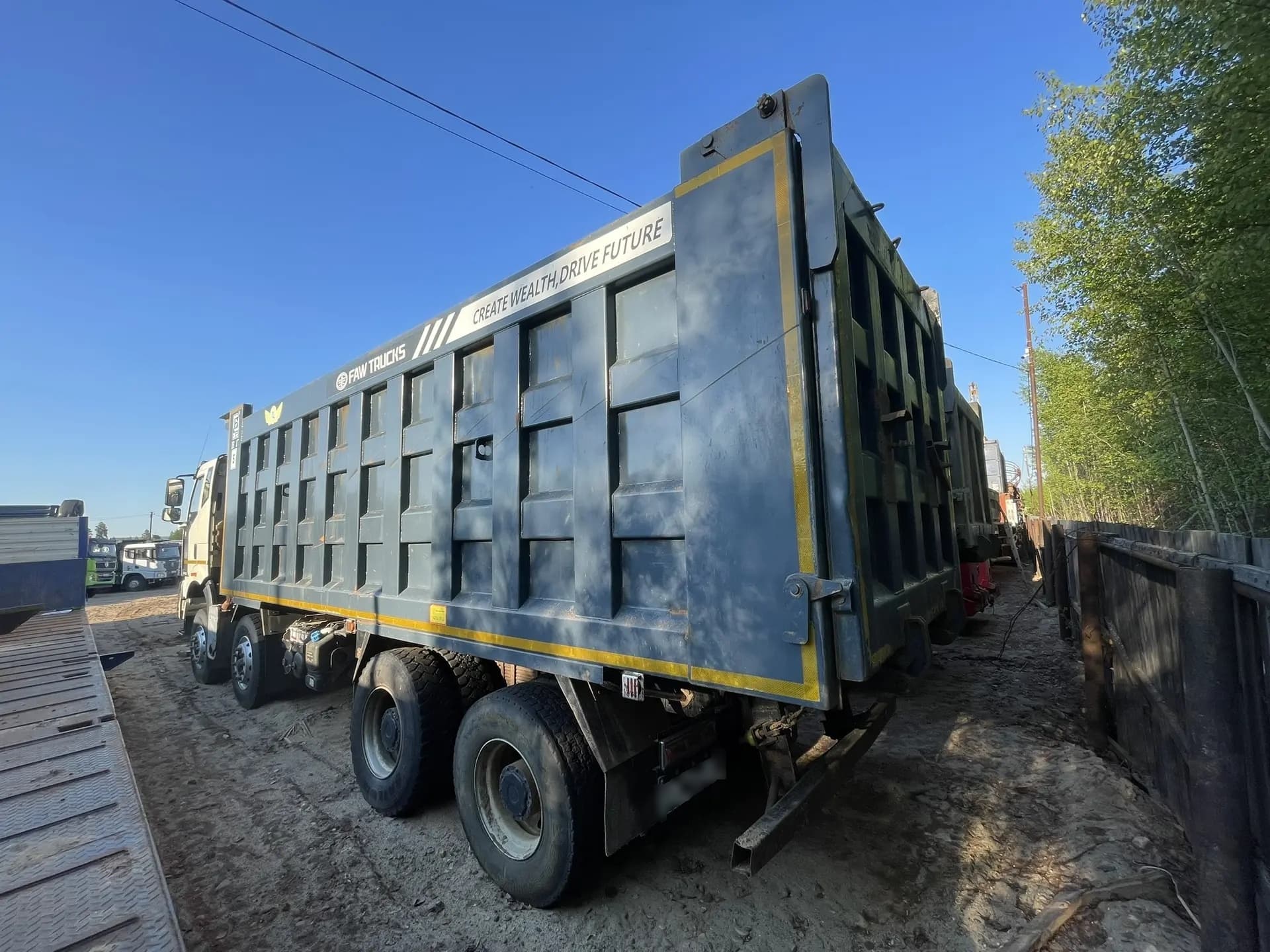 FAW J6 8x4 Самосвал - 4
