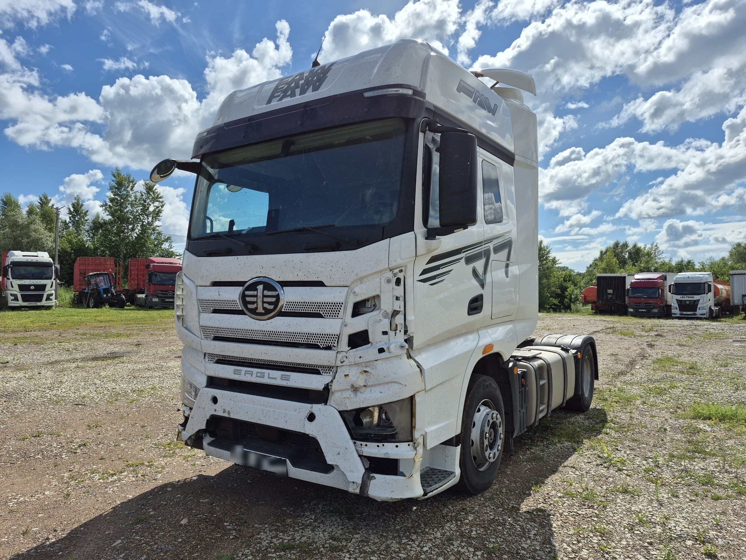 FAW J7 4x2 Седельный тягач - 1