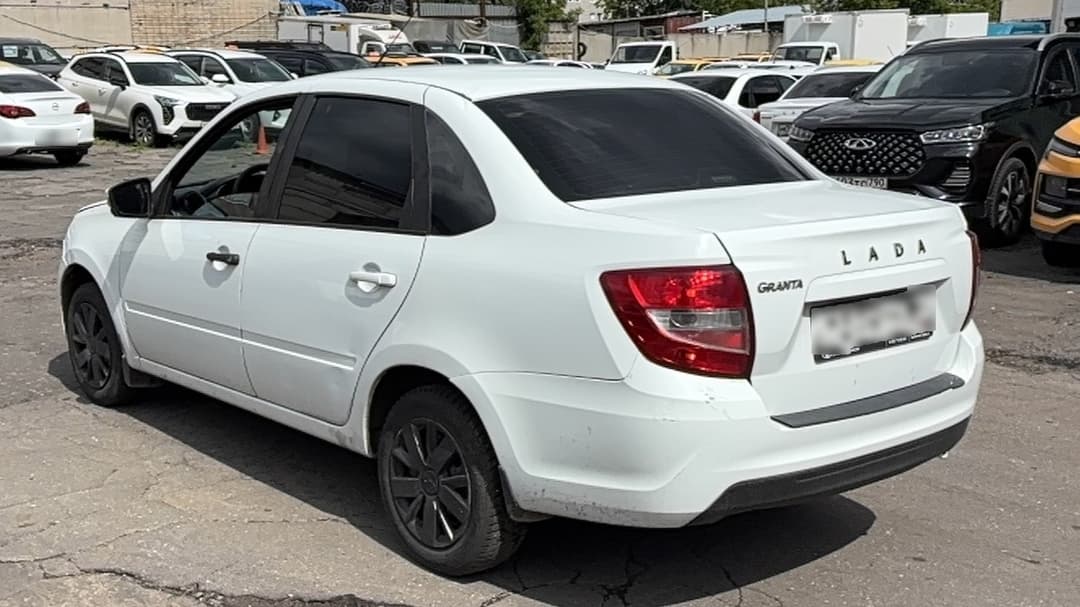 Lada Granta седан - 4