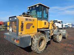 Bull SL220 Фронтальный погрузчик - 3