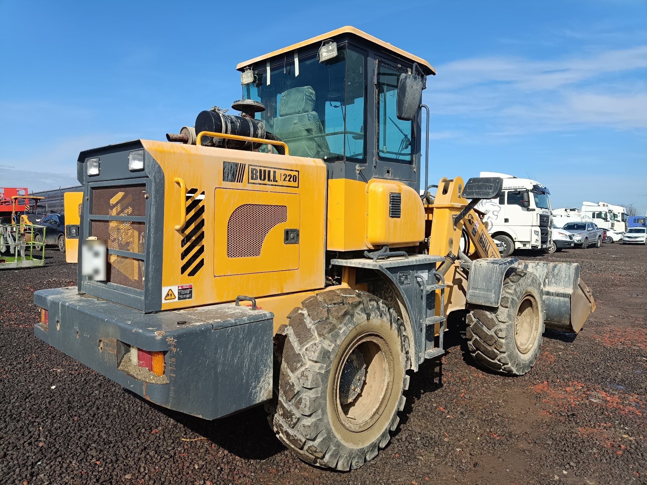 Bull SL220 Фронтальный погрузчик - 3
