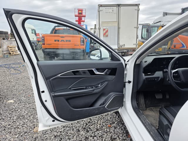 FAW Bestune B70 - 8