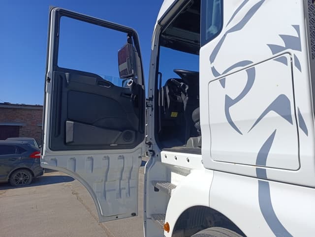 Sitrak C7H 4x2 Седельный тягач - 8