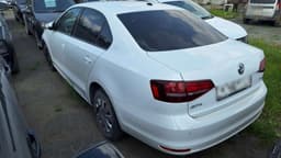 Volkswagen Jetta - 4