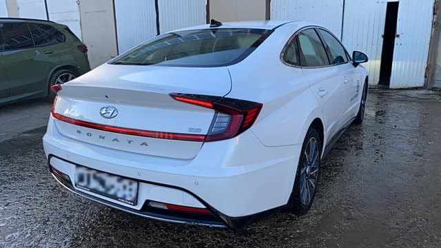 Hyundai Sonata - 3